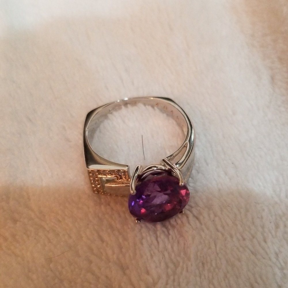 Ring - Picture 3 of 3